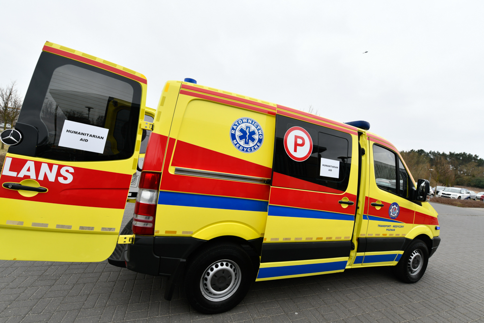 karetka dla ukrainy z poznania - Wojtek Wardejn - Radio Poznań