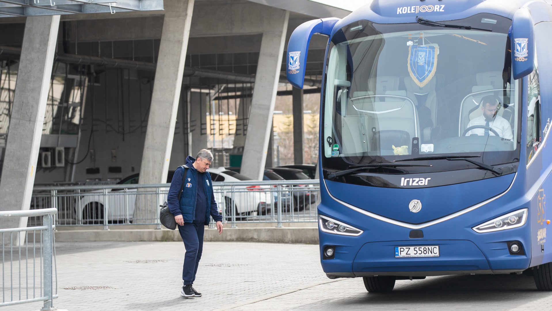 Lech Poznań skorża autobus - Lech Poznań