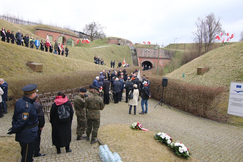 Obchody Miesiąca Pamięci Narodowej Uroczystości w Forcie VII - Leon Bielewicz  - Radio Poznań