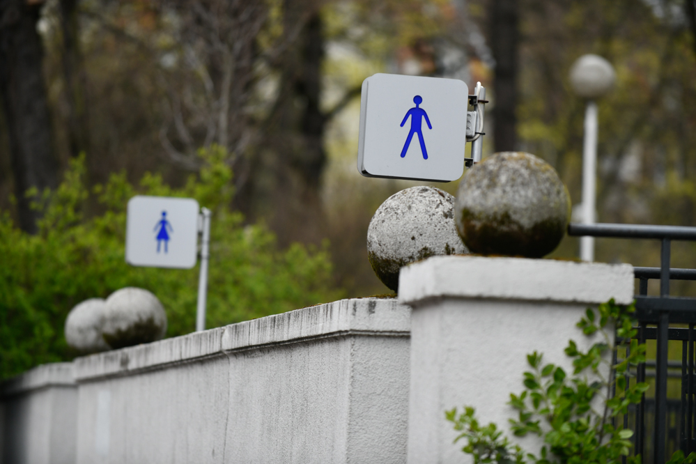 szalet miejski toaleta miejska  - Wojtek Wardejn - Radio Poznań