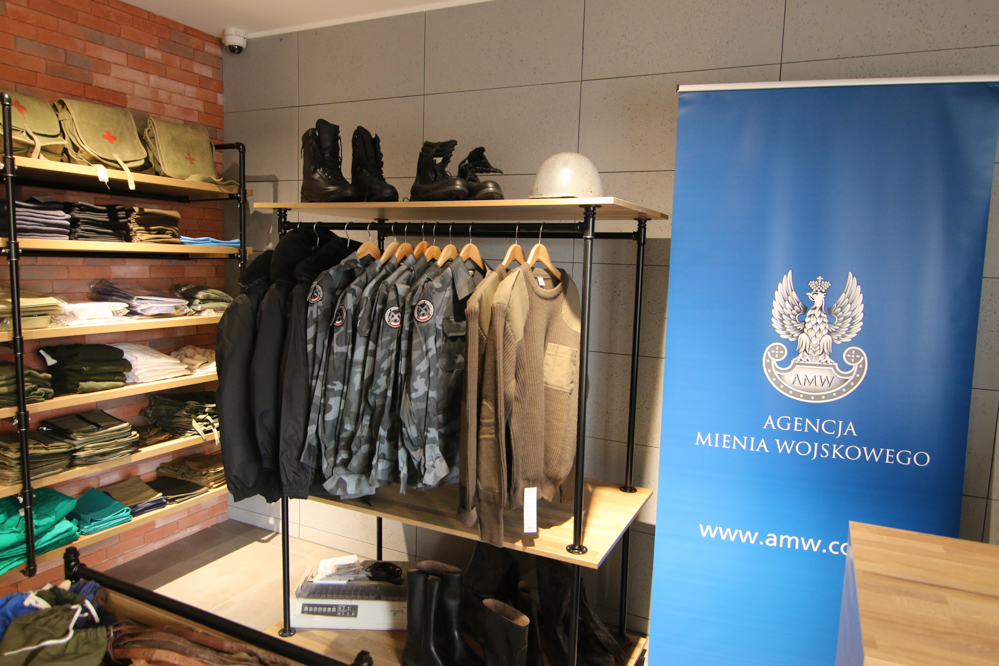 sklep Agencji Mienia Wojskowego w Poznaniu - Leon Bielewicz  - Radio Poznań