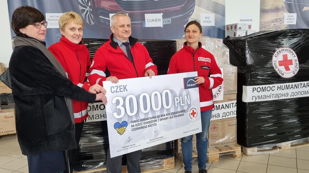 Autobus turystyczny dla pck volkswagen i man - Magdalena Konieczna  - Radio Poznań