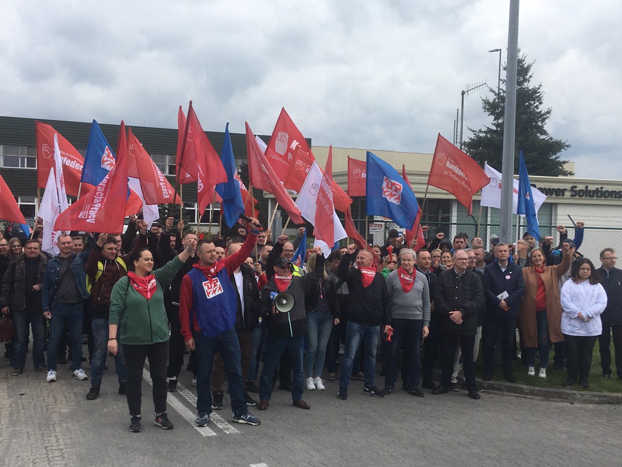 Advanced Power Solutions w Gnieźnie pikieta - Rafał Muniak