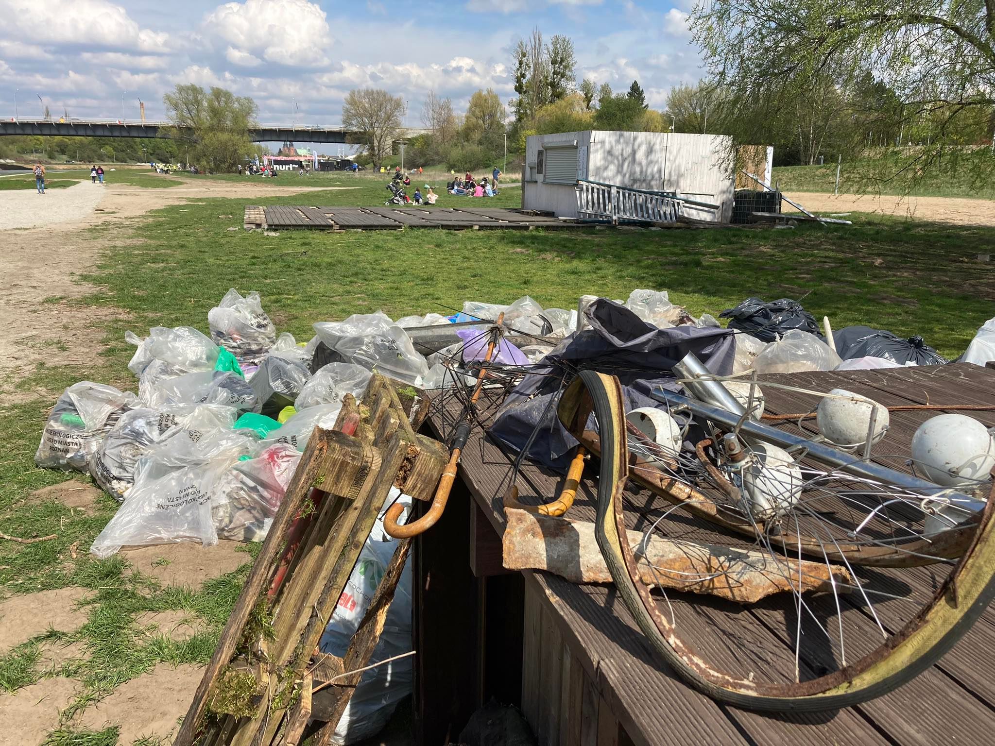 sprzątanie warty - Adam Michalkiewicz - Radio Poznań