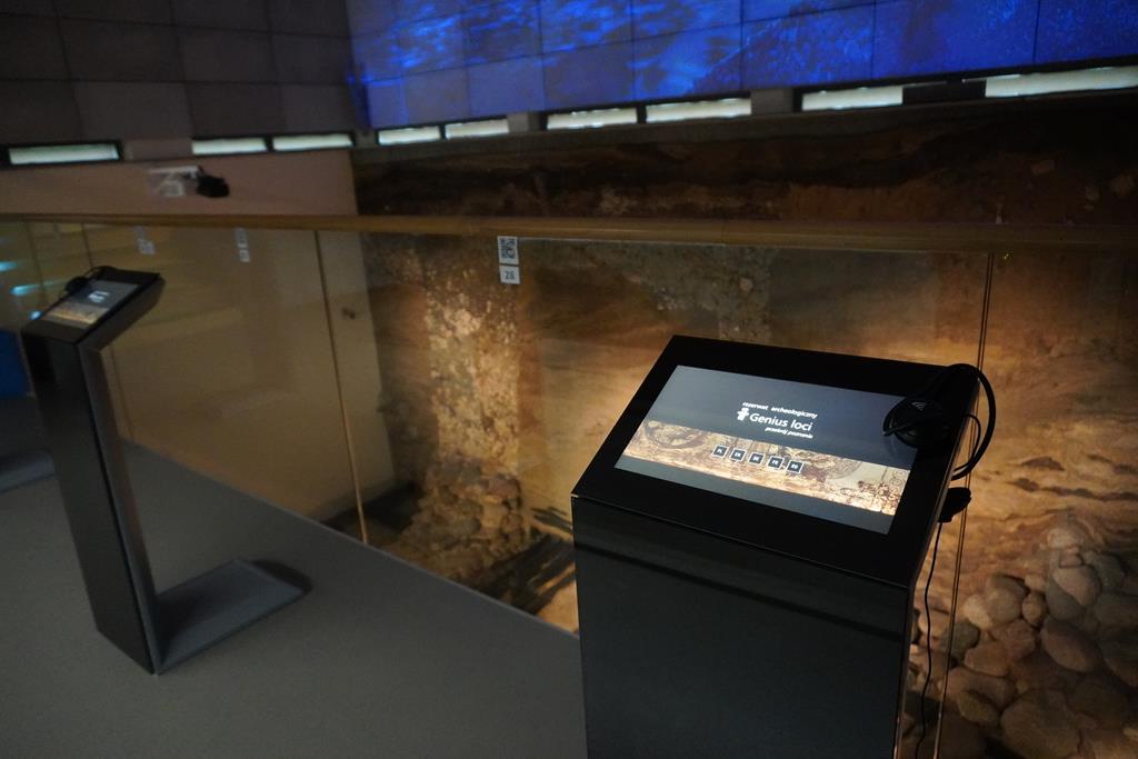  Genius Loci -  Genius Loci