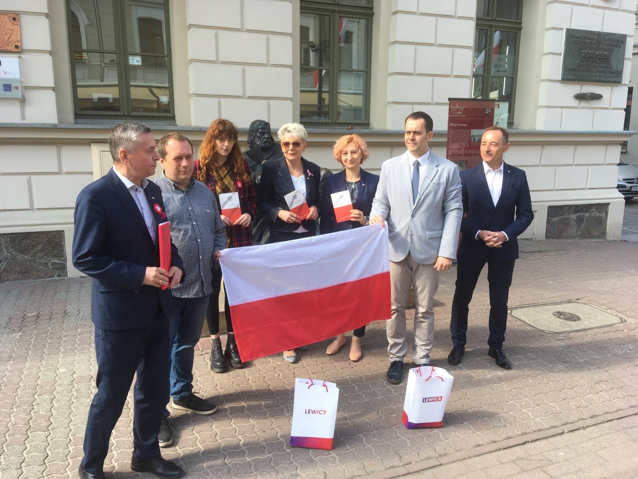 flagi lewica gniezno - Rafał Muniak - Radio Poznań