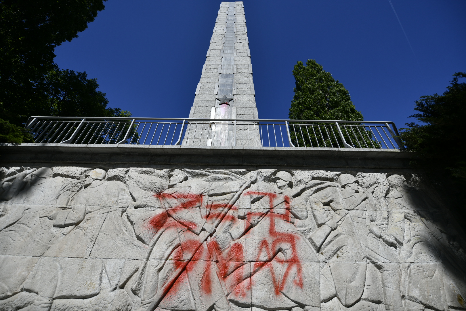 napis pomnik cytadela  - Wojtek Wardejn - Radio Poznań