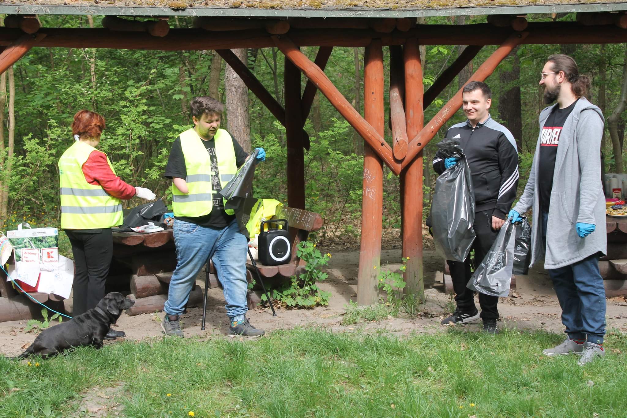 sprzątanie lasu konin młodzieżówka pis - Krystian Majewski