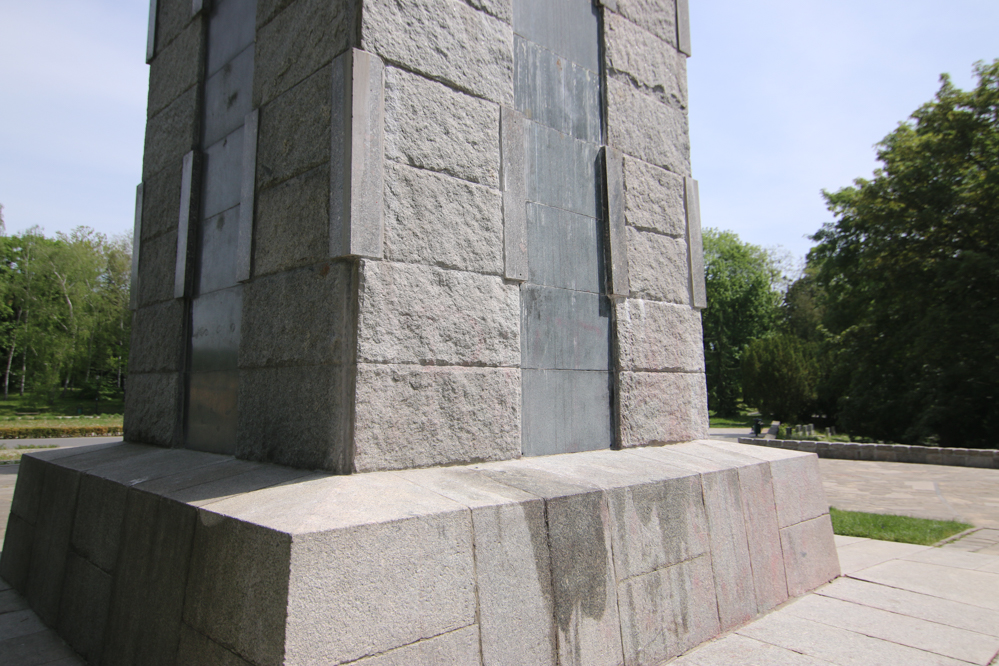 pomnik na cytadeli wyczyszczony - Leon Bielewicz  - Radio Poznań