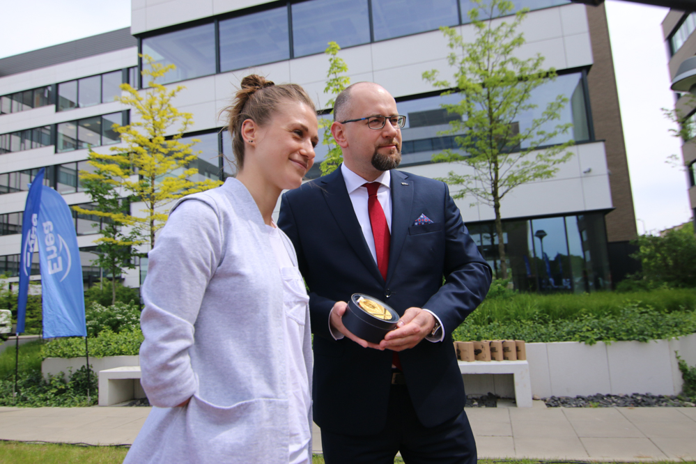 Złoty medal paraolimpijski przekazała Enei Natalia Partyka - Leon Bielewicz  - Radio Poznań