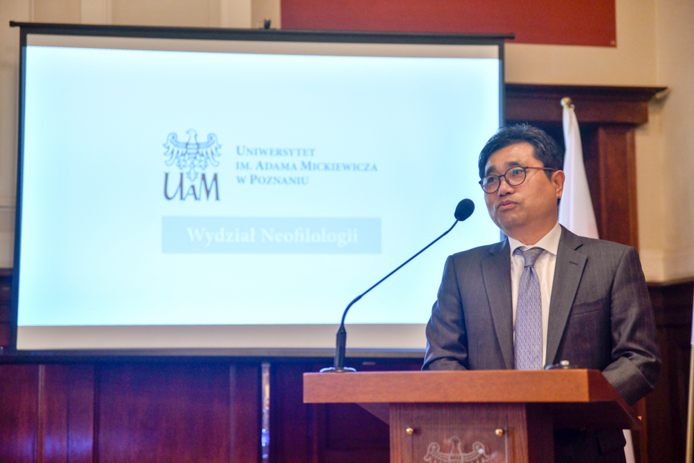 Dzień Kultury Koreańskiej na UAM ambasador Korei Południowej w Polsce Lim Hoon-Min - Wojtek Wardejn - Radio Poznań