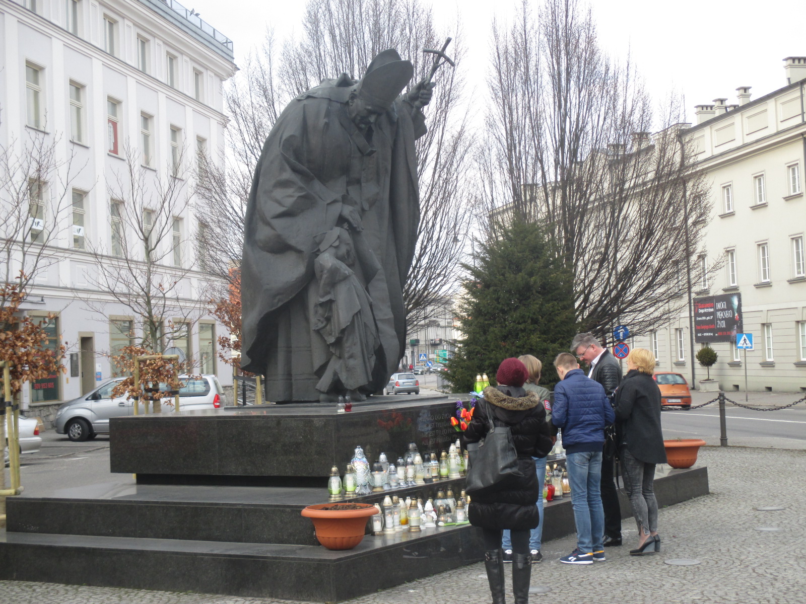 pomnik kalisz papież jan paweł drugi - Danuta Synkiewicz