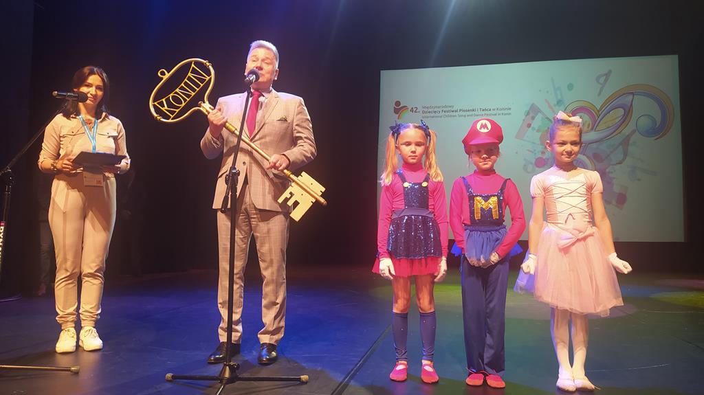 Międzynarodowy Dziecięcy Festiwal Piosenki i Tańca - Sławomir Zasadzki