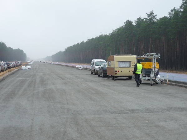 Wylewanie betonu na autostradzie A2 - Radio Merkury