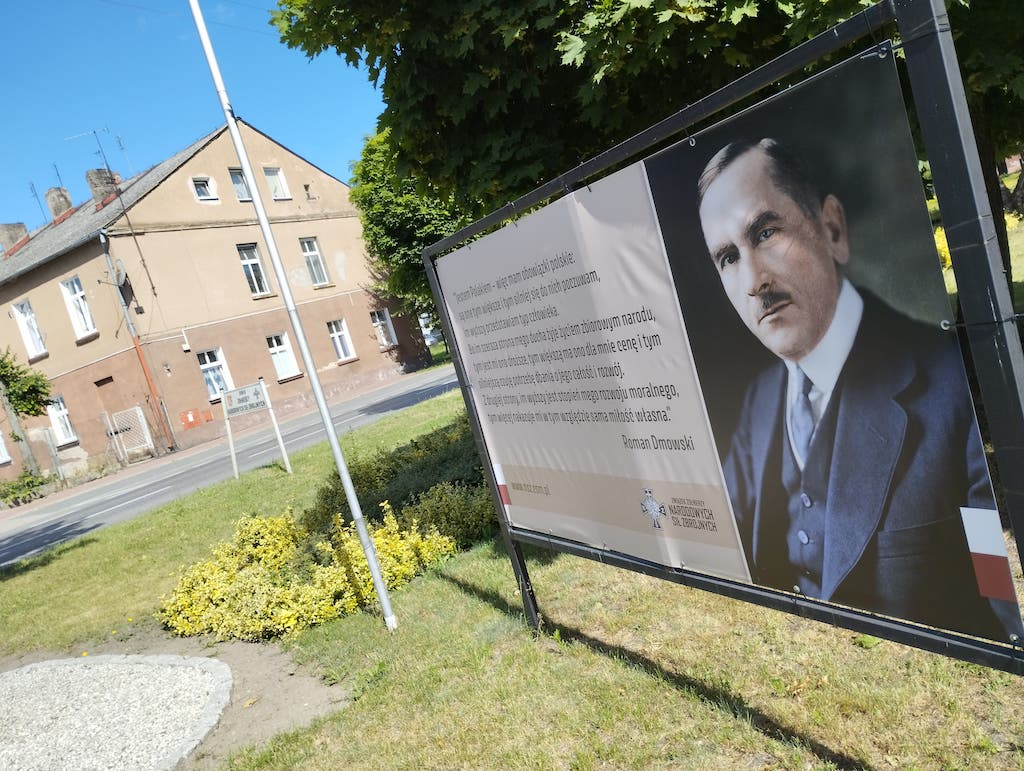 rogoźno roman dmowski skwer imienia żołnierzy narodowych sił zbrojnych - Bartosz Tomczak - Związek Żołnierzy Narodowych Sił Zbrojnych