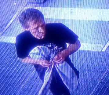 złodziej plecak pkp  - Wielkopolska Policja