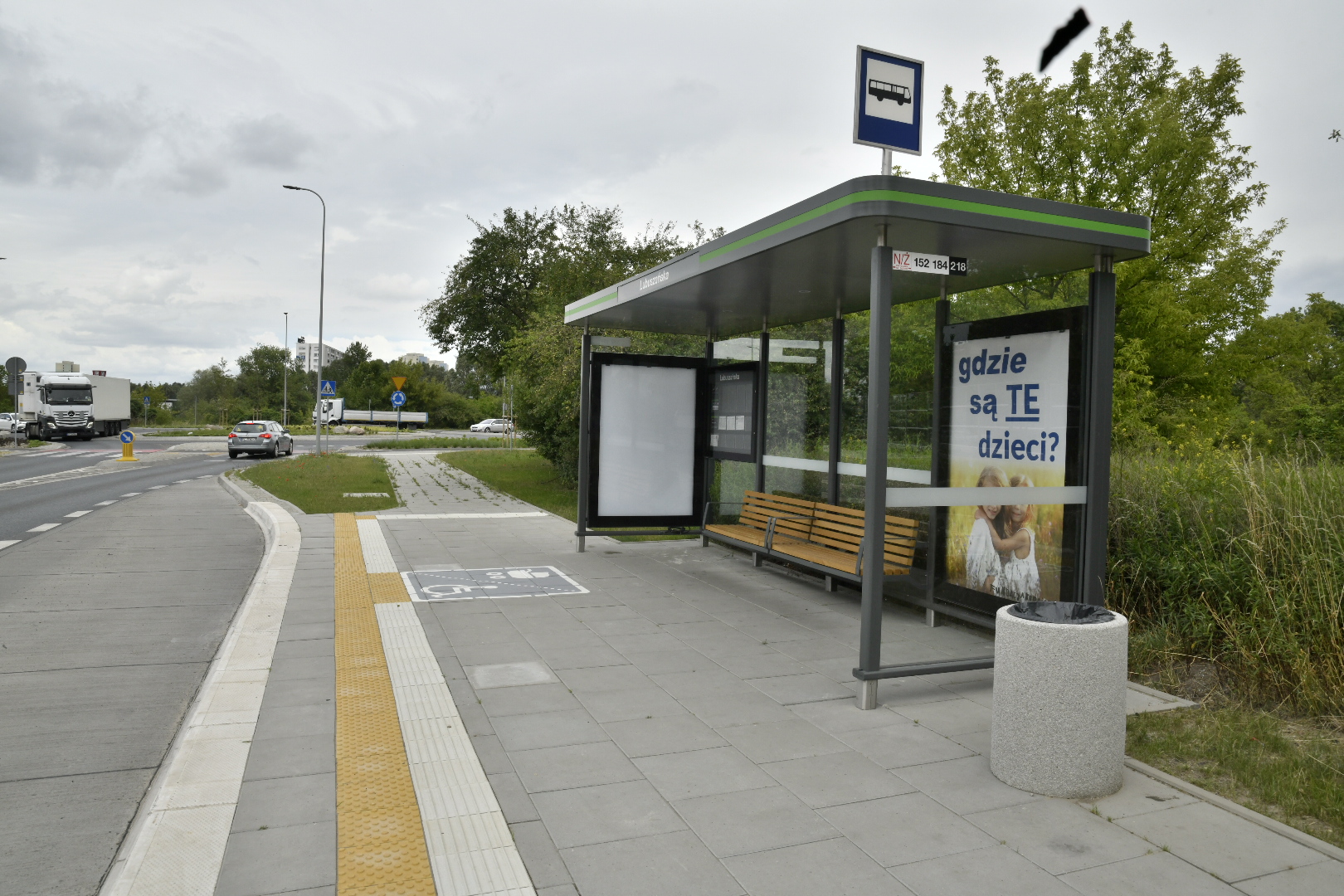 wiata przystankowa lubuszańska - Wojtek Wardejn - Radio Poznań