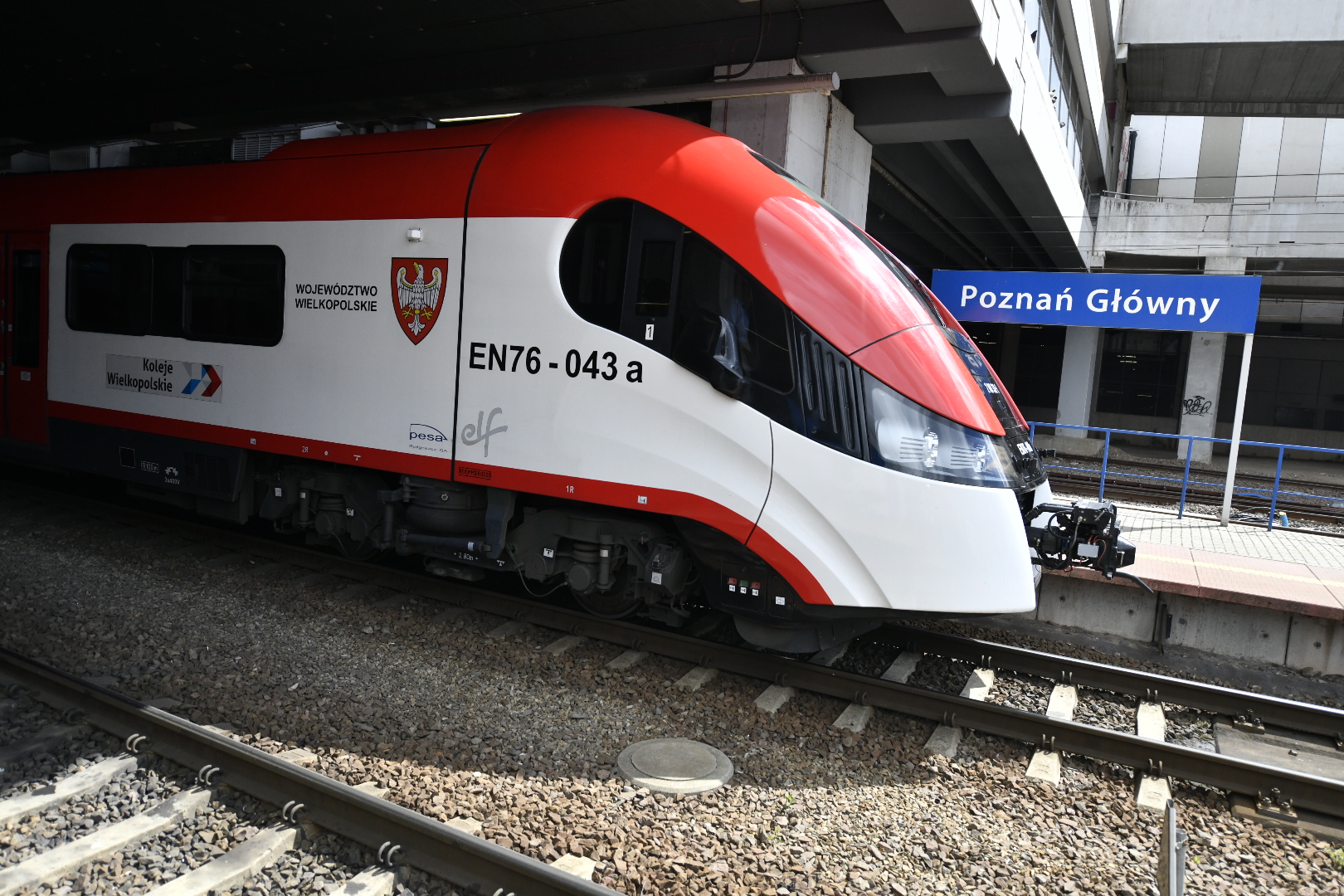 kolej pociąg peron tory - Wojtek Wardejn - Radio Poznań