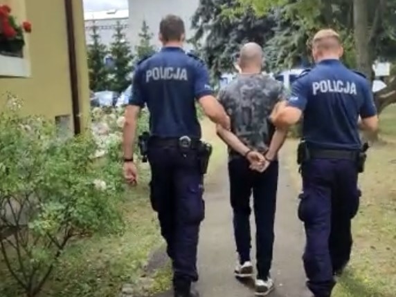 złodzieje kradli rzeczy z samochodów  - KWP