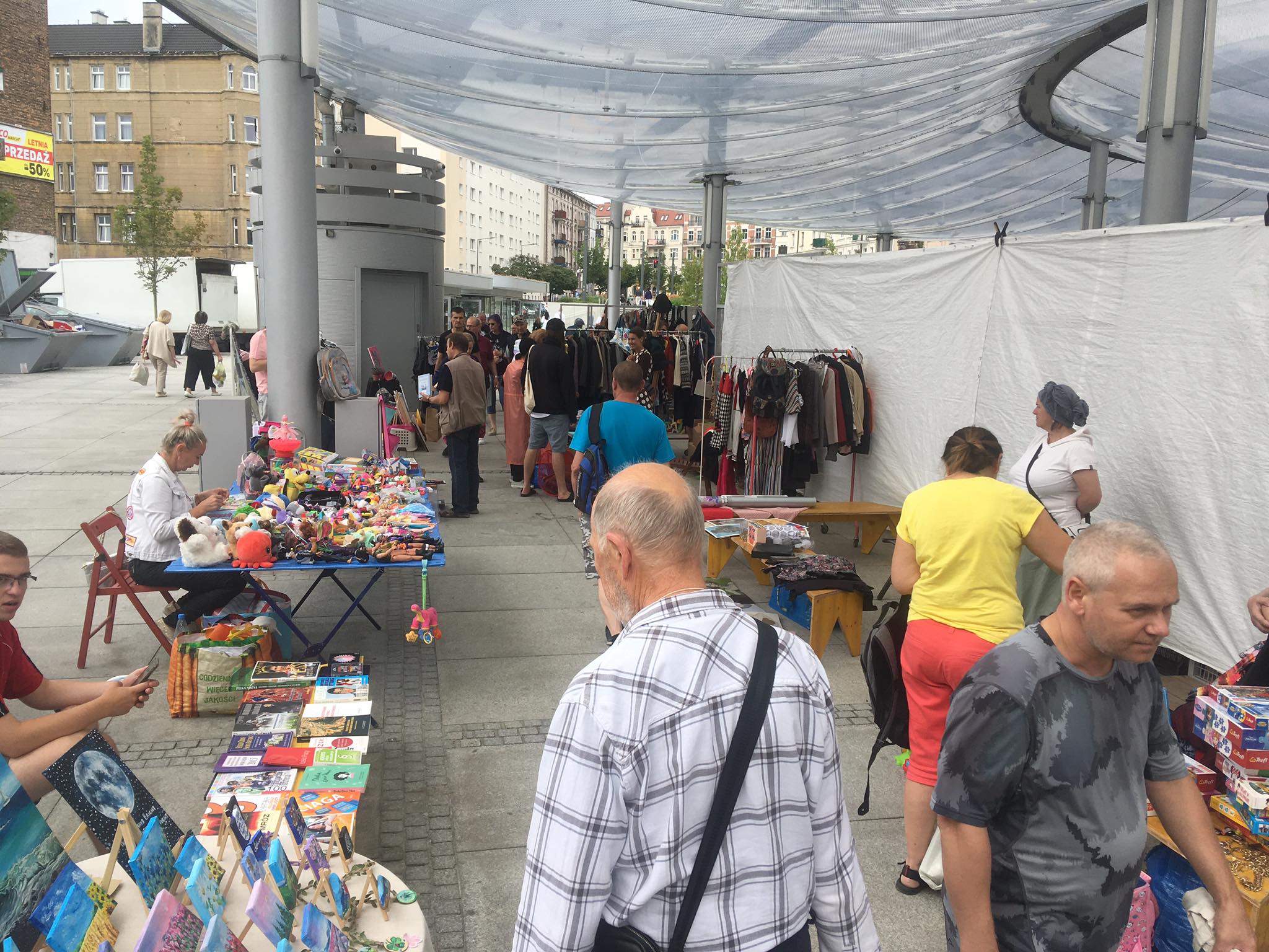 retro giełda na rynku łazarskim  - Jacek Butlewski