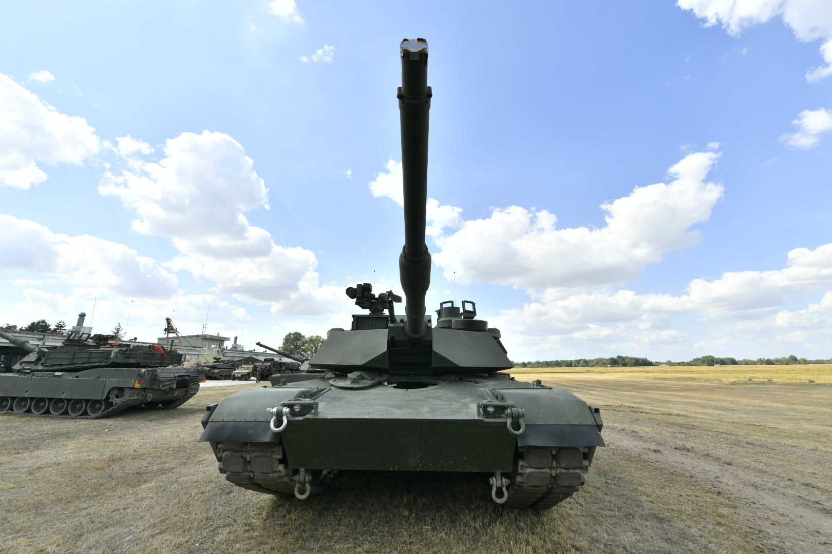 akademia abrams biedrusko czolgi minister mariusz Błaszczak - Wojtek Wardejn - Radio Poznań