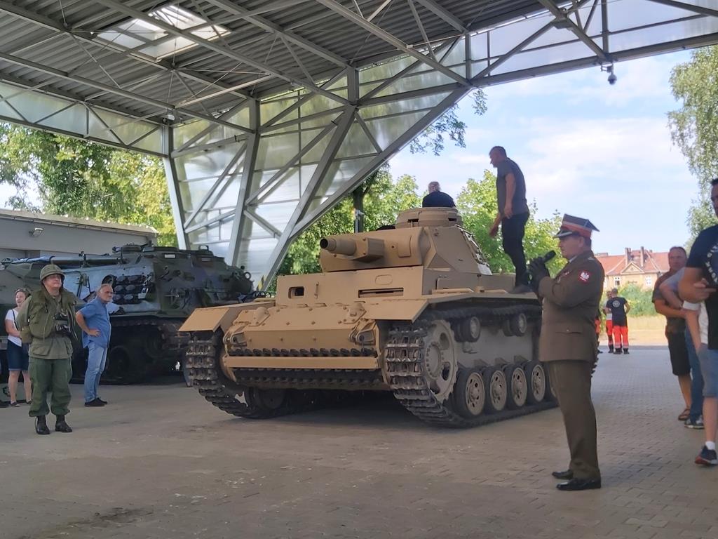 Niemiecki Panzerkampfwagen III  Muzeum Broni Pancernej w Poznaniu - Krzysztof Polasik