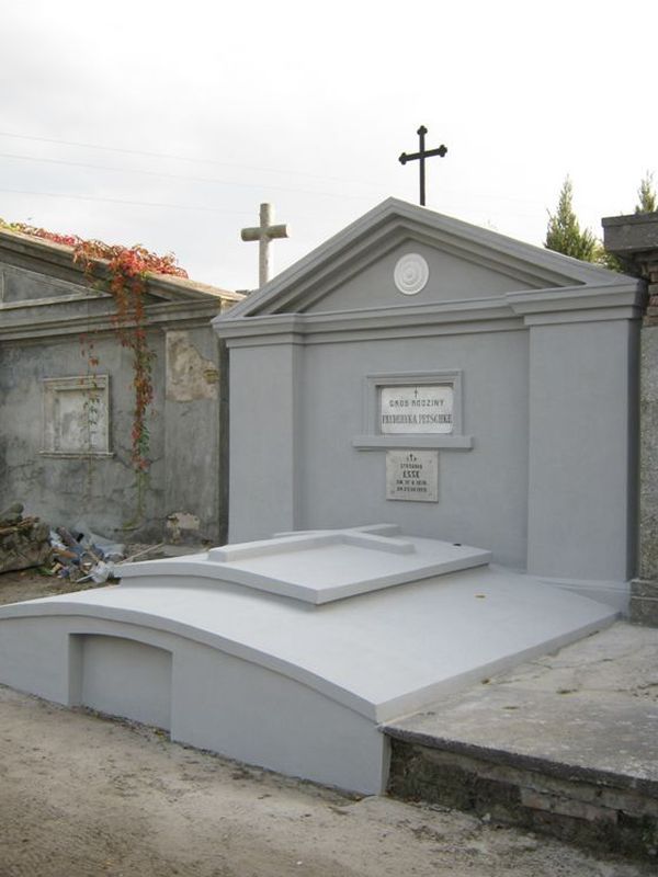 Konińskie Powązki kiedyś i teraz - Towarzystwo Przyjaciół Miasta Konina