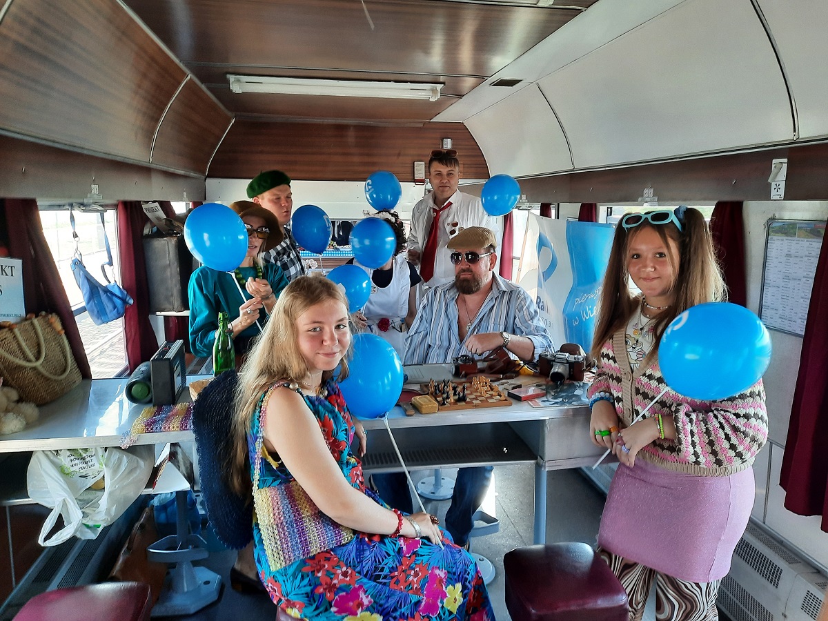 podróż pociąg miś - Michał Sobkowiak