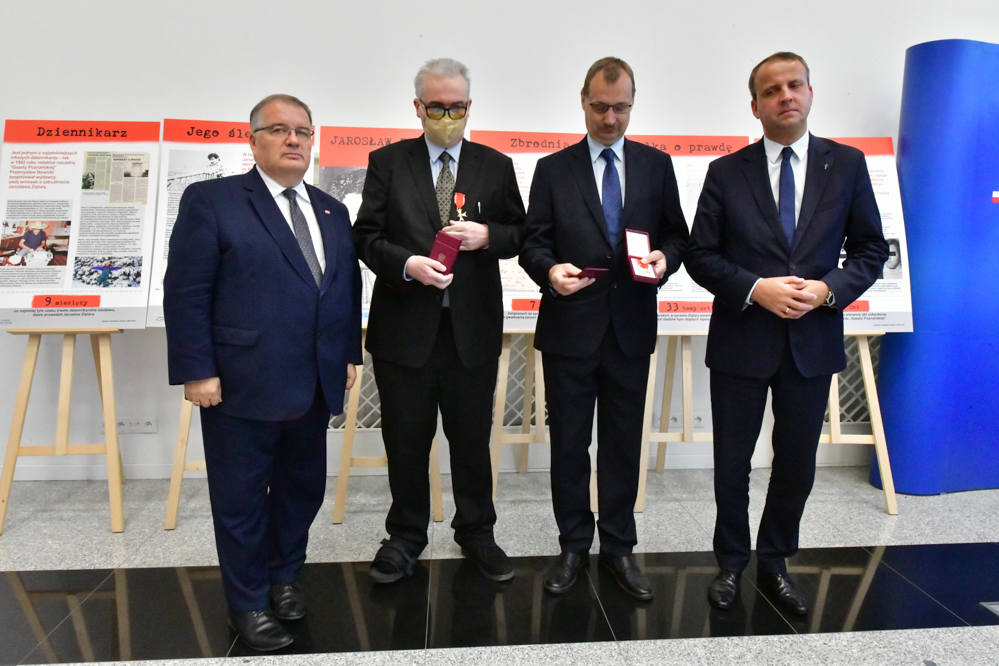 Pośmiertne odznaczenie dla Jarosława Ziętary i  - Wojtek Wardejn - Radio Poznań