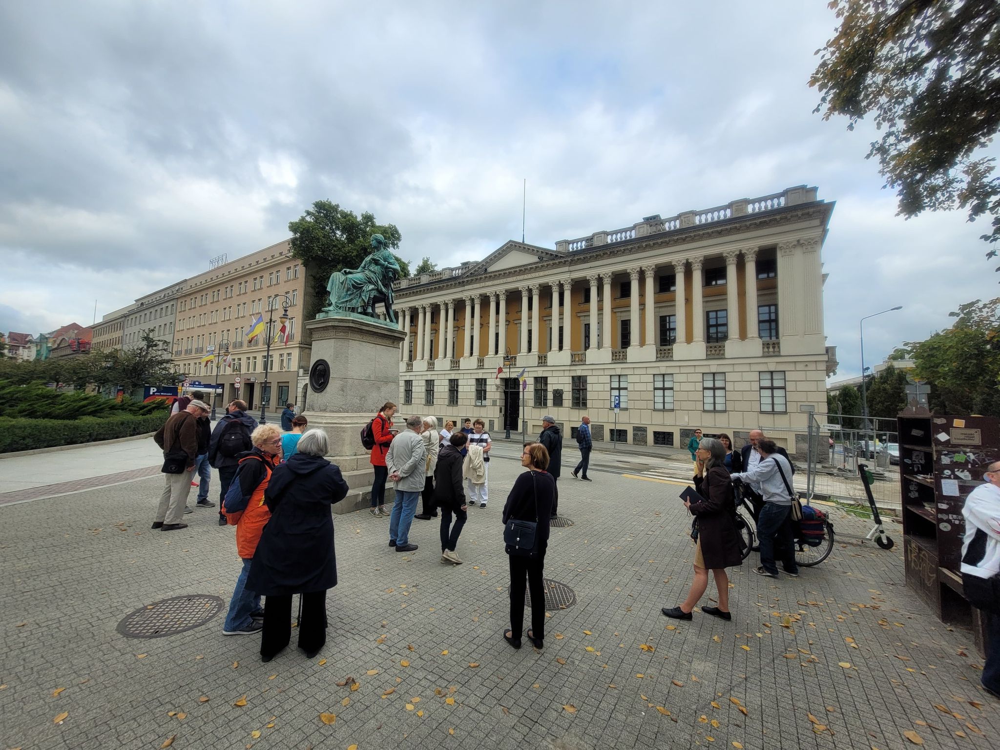 biblioteka raczyńskich zwiedzanie - Hubert Jach - Radio Poznań