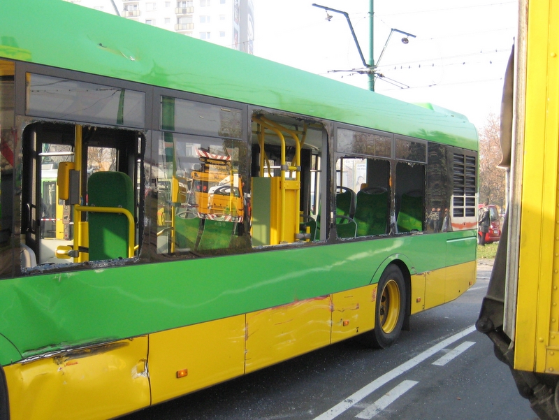 Zderzenie tramwaju z autobusem Rondo Rataje - Adam Michalkiewicz