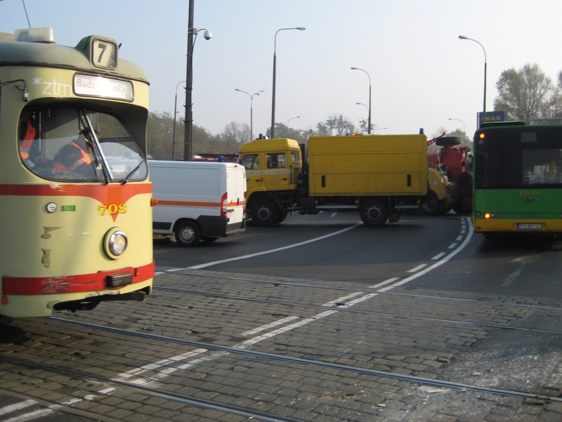 Zderzenie tramwaju z autobusem Rondo Rataje - Adam Michalkiewicz
