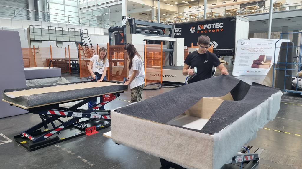 drema meble dla ukrainy - Magdalena Konieczna 