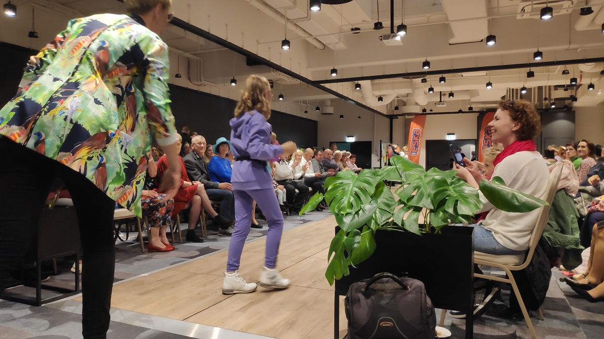 piła pokaz mody - Przemysław Strochaj