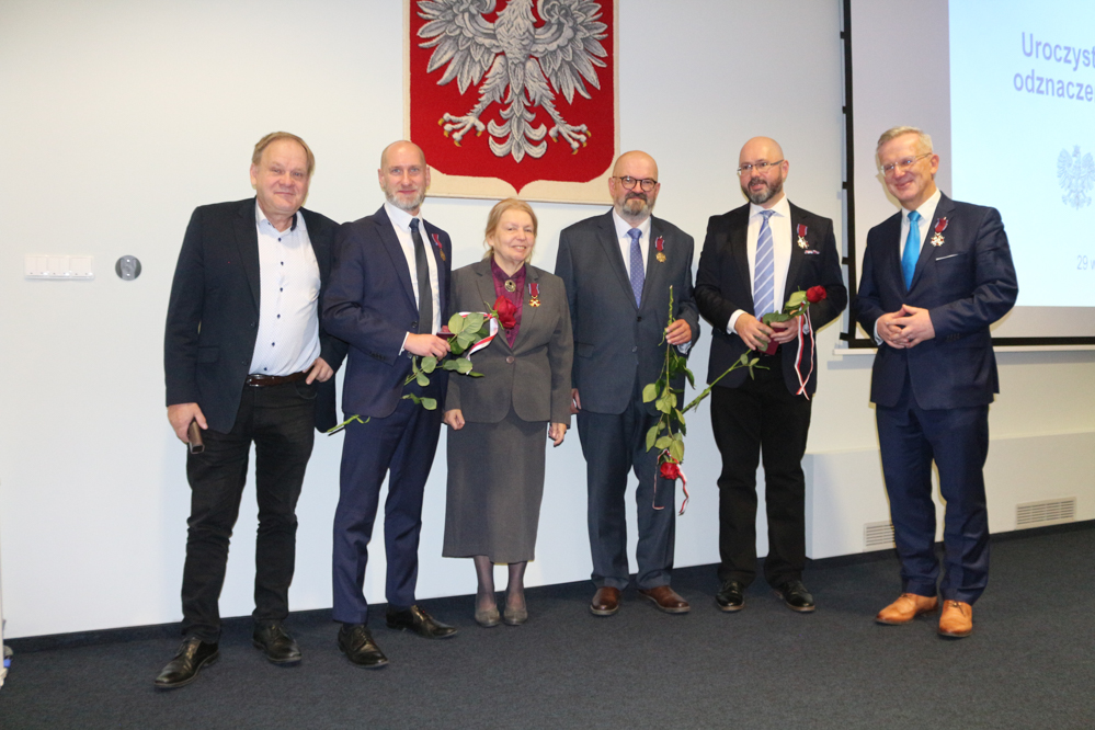 Dziennikarze Radia Poznań odznaczeni Krzyżami Zasługi przyznanymi przez prezydenta RP - Leon Bielewicz  - Radio Poznań