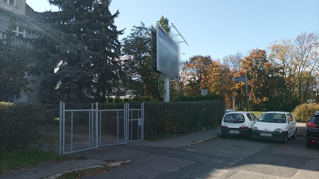 zasiedlona działka poznań billboard nad saganką żeromskiego poznań - Leon Bielewicz  - Radio Poznań
