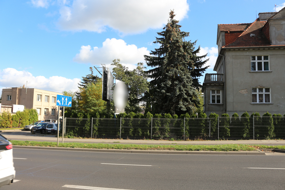 nielegalna reklama zasiedziana działka poznań nad seganką żeromskiego - Leon Bielewicz  - Radio Poznań