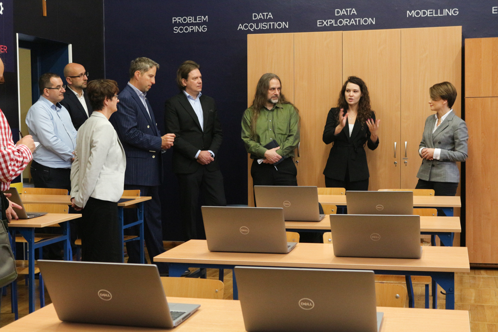 pracownia sztucznej inteligencji emilewicz intel - Leon Bielewicz - Radio Poznań