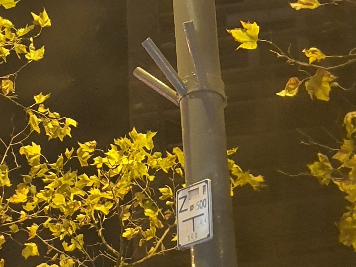 bez flag pomnik powstańców  - Grzegorz Ługawiak