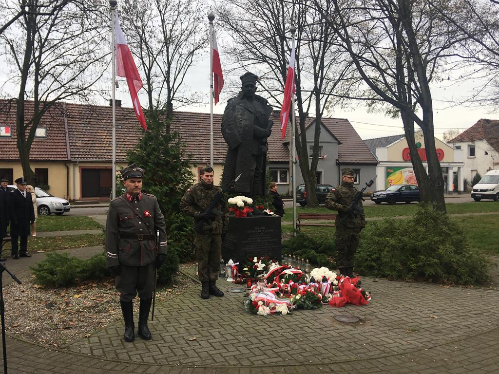 pomnik stanisława taczaka mieszków obchody święta niepodległości - Rafał Regulski - Radio Poznań