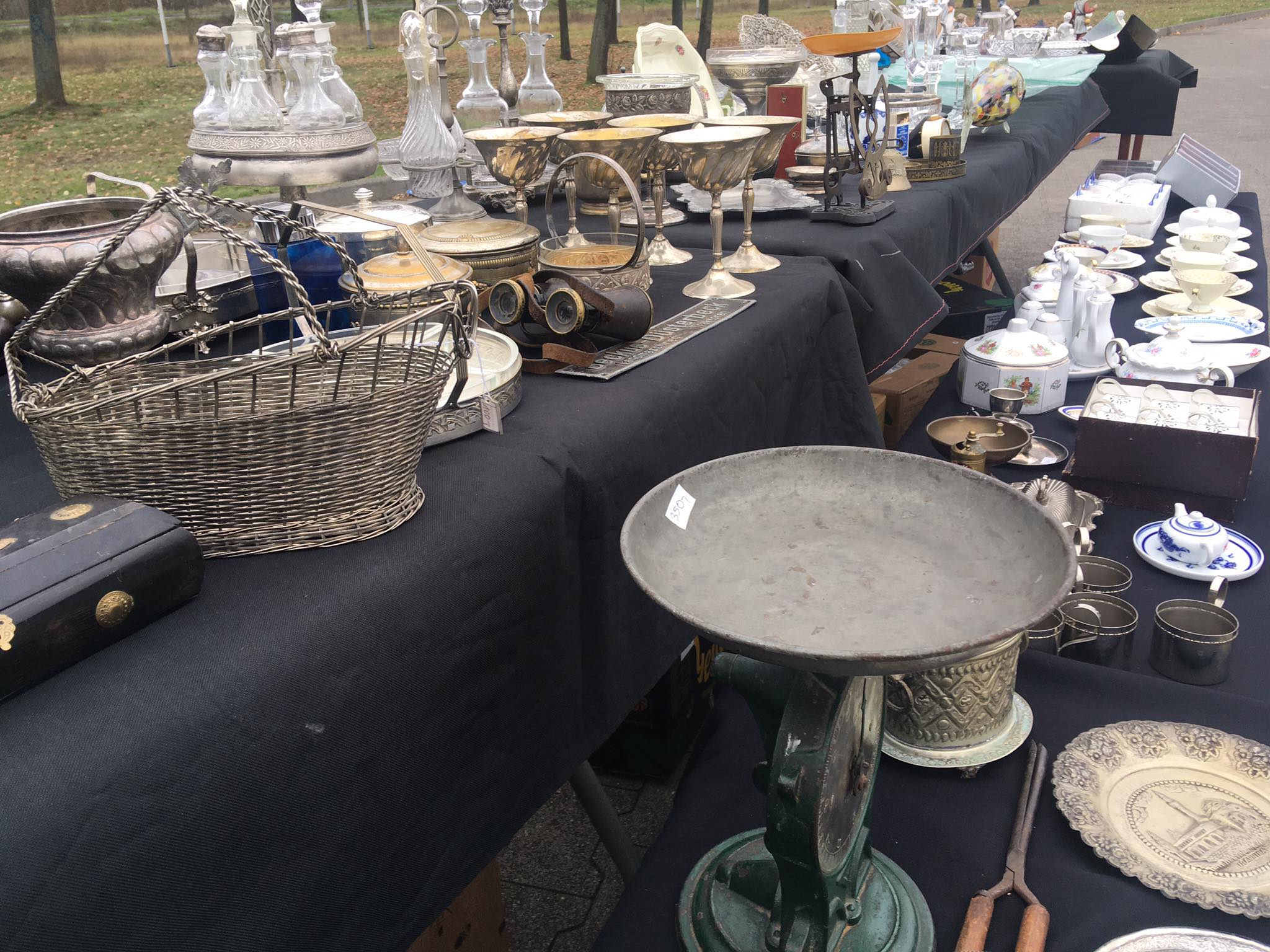 Giełda staroci w Poznaniu franowo m1 - Jacek Butlewski - Radio Poznań