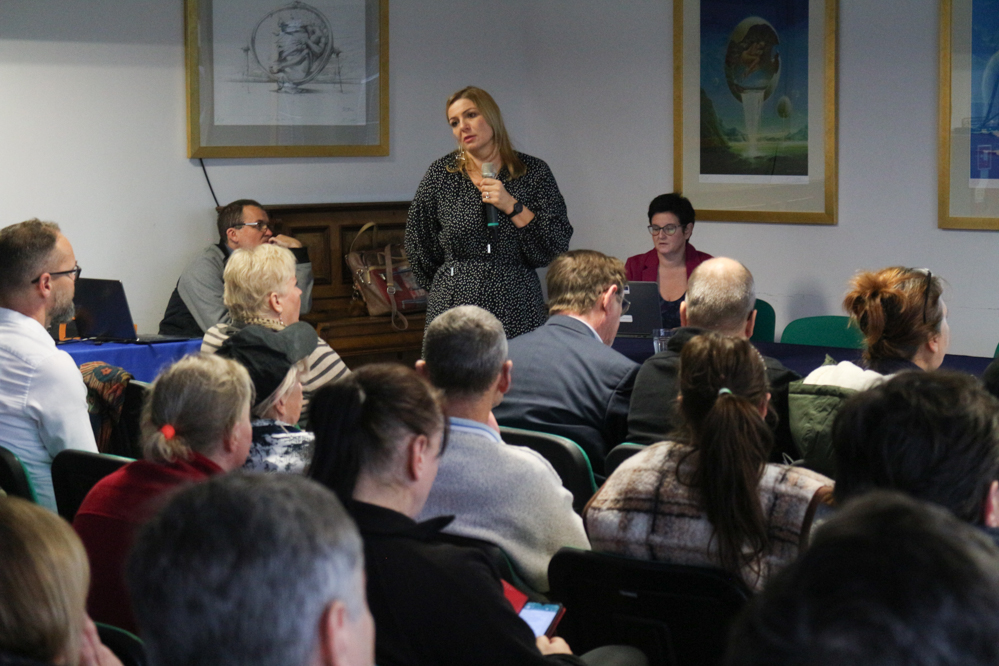 fundacja barka konferencja o zadłużeniach siedziba barki patrycja zenker z barki - Leon Bielewicz  - Radio Poznań