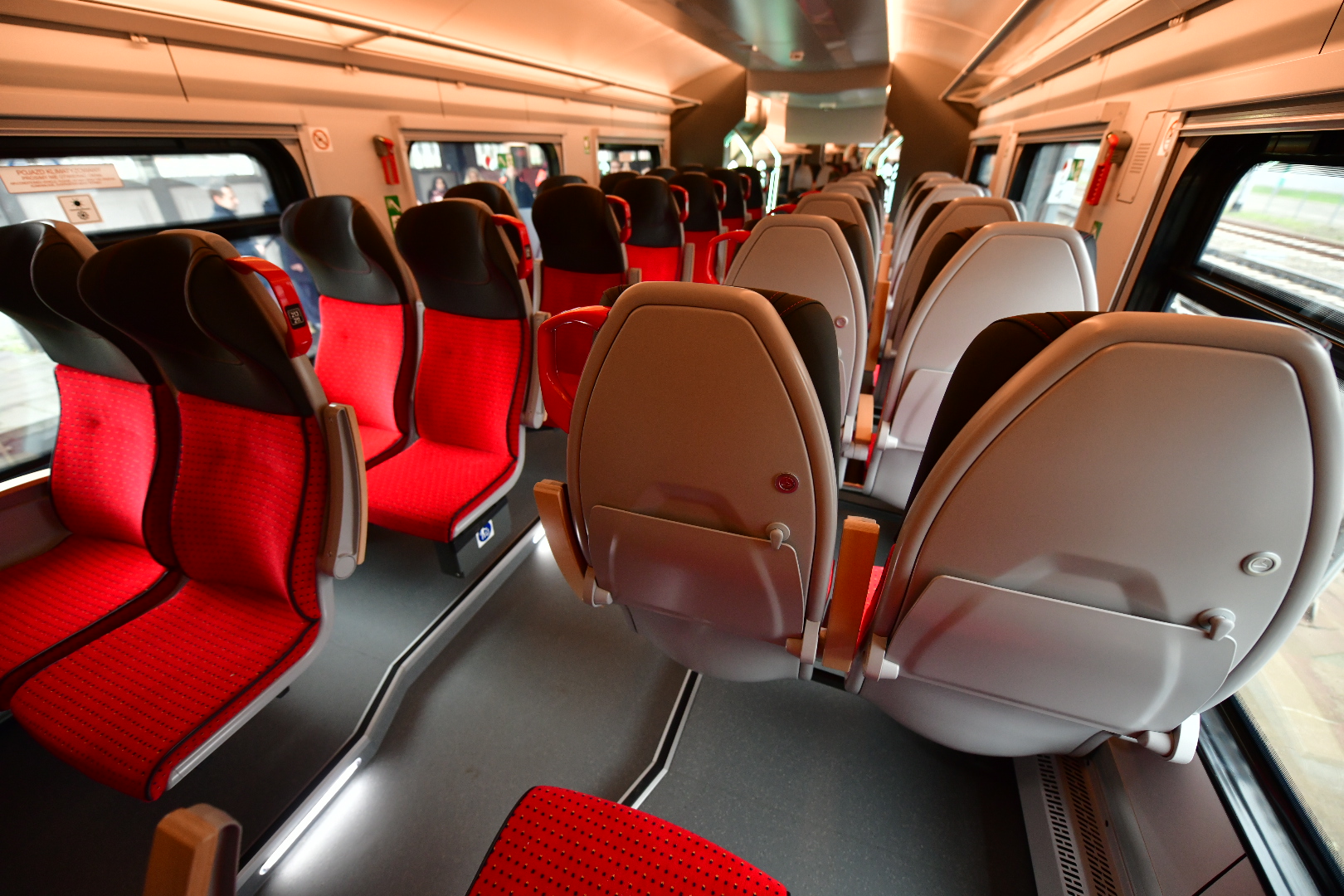  nowe pociągi koleje wielkopolskie  - Wojtek Wardejn - Radio Poznań