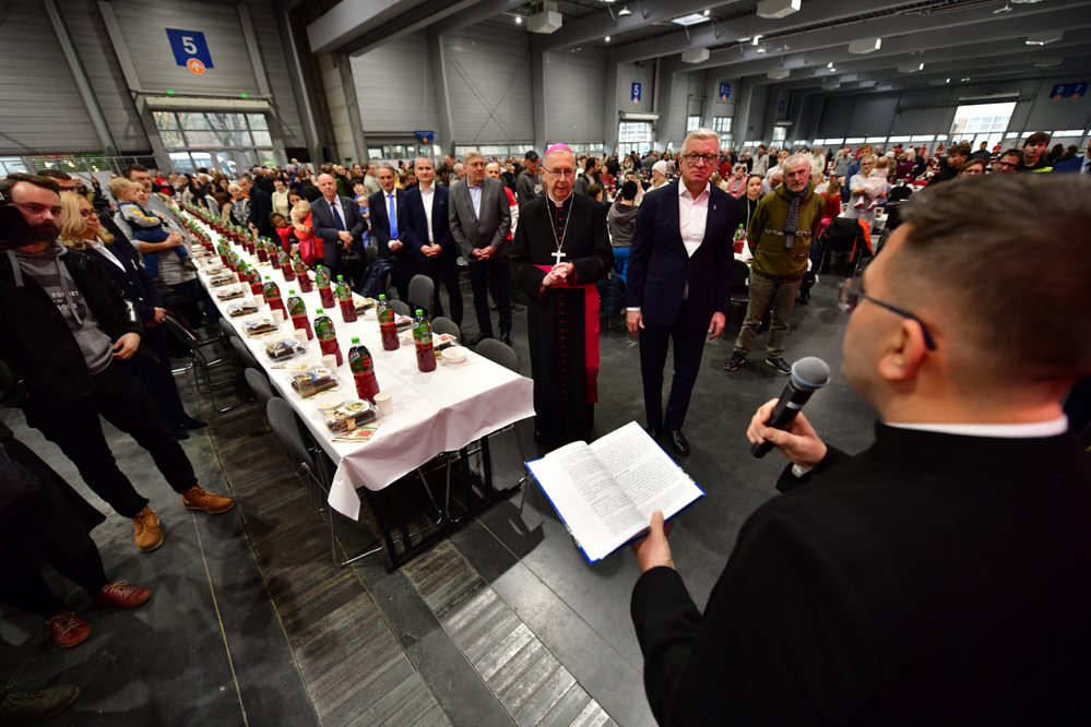 wigilia na targach mtp gądecki jaśkowiak caritas - Wojtek Wardejn - Radio Poznań