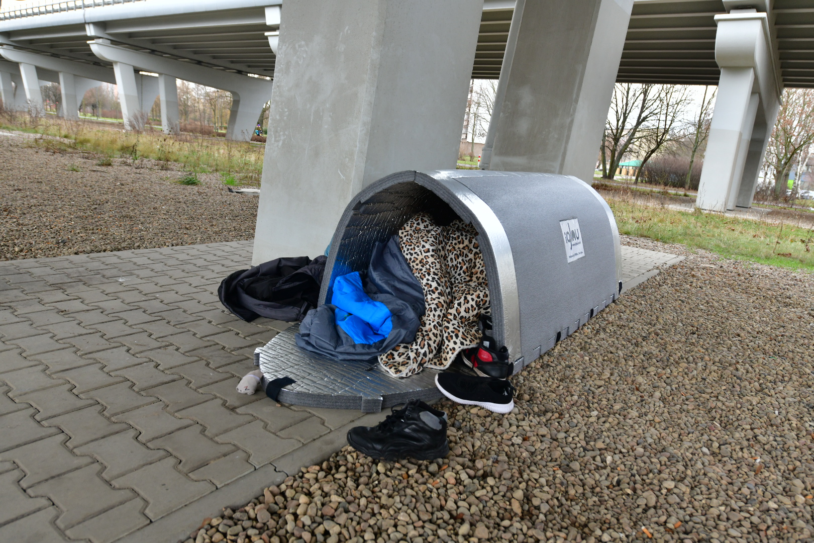 namioty dla bezdomnych namioty termiczne namioty poznań zupa na głównym - Wojtek Wardejn - Radio Poznań