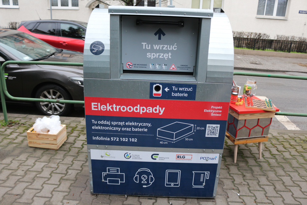pojemniki na elektrośmieci - Leon Bielewicz  - Radio Poznań