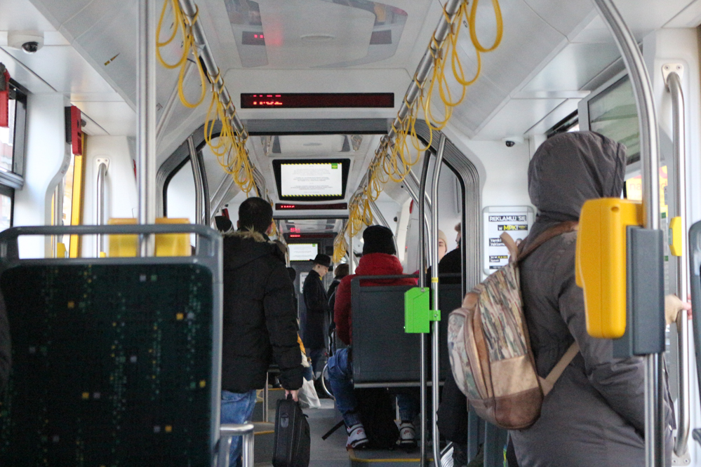 autobus tramwaj mpk komunikacja miejska pasażer pasażerowie peka - Leon Bielewicz - Radio Poznań