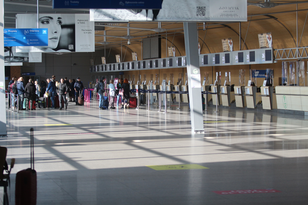 lotnisko ławica przyloty odloty terminal pas startowy samolot - Leon Bielewicz - Radio Poznań