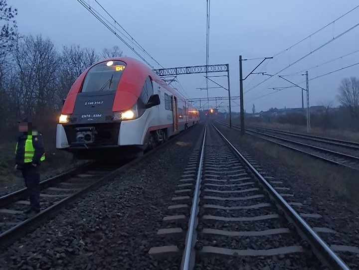 23 latek wpadł pod pociąg gniezno - Komenda Powiatowa Policji w Gnieźnie
