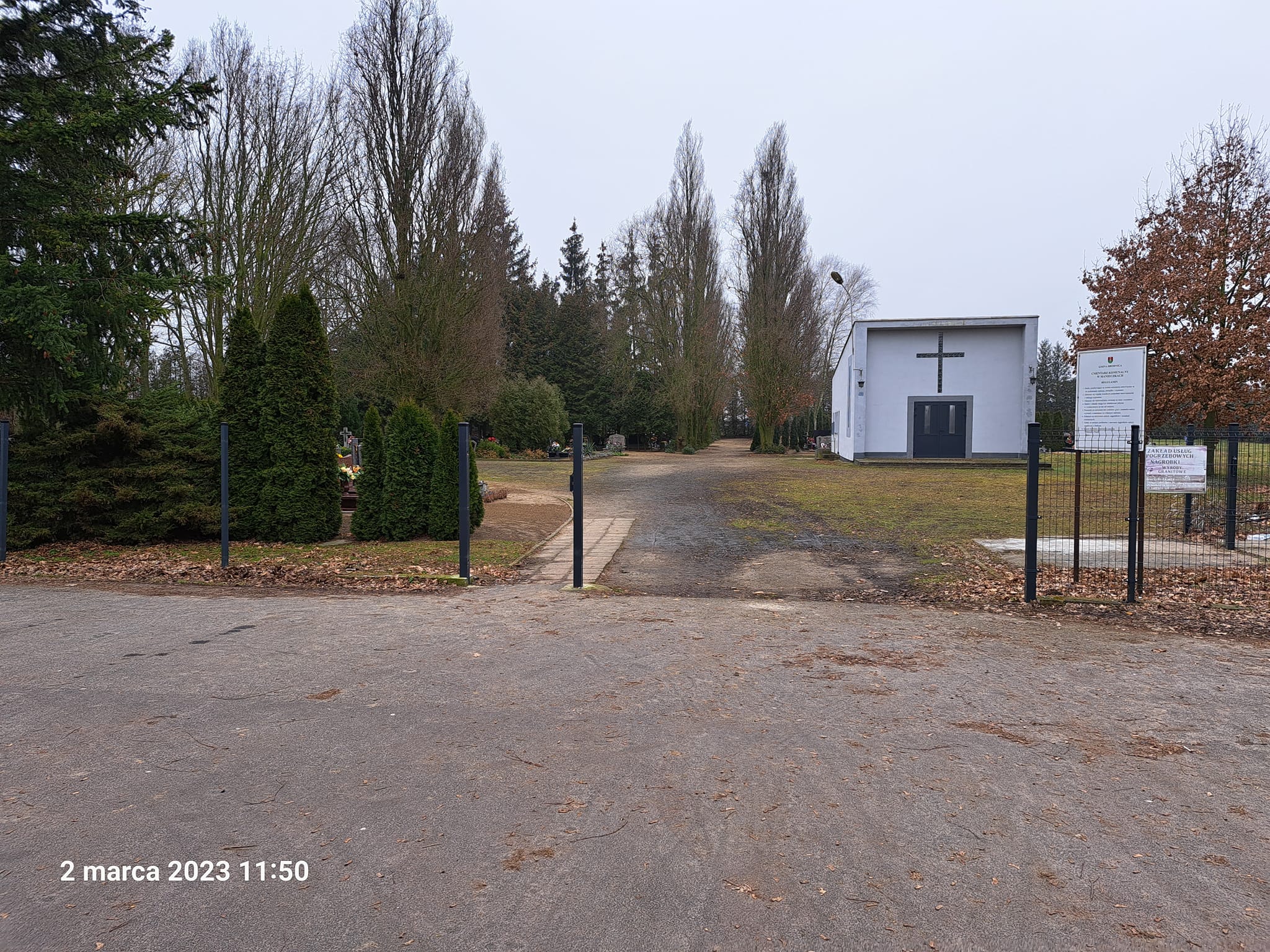 ukradziony płot cmentarz manieczki - Urząd Gminy w Brodnicy